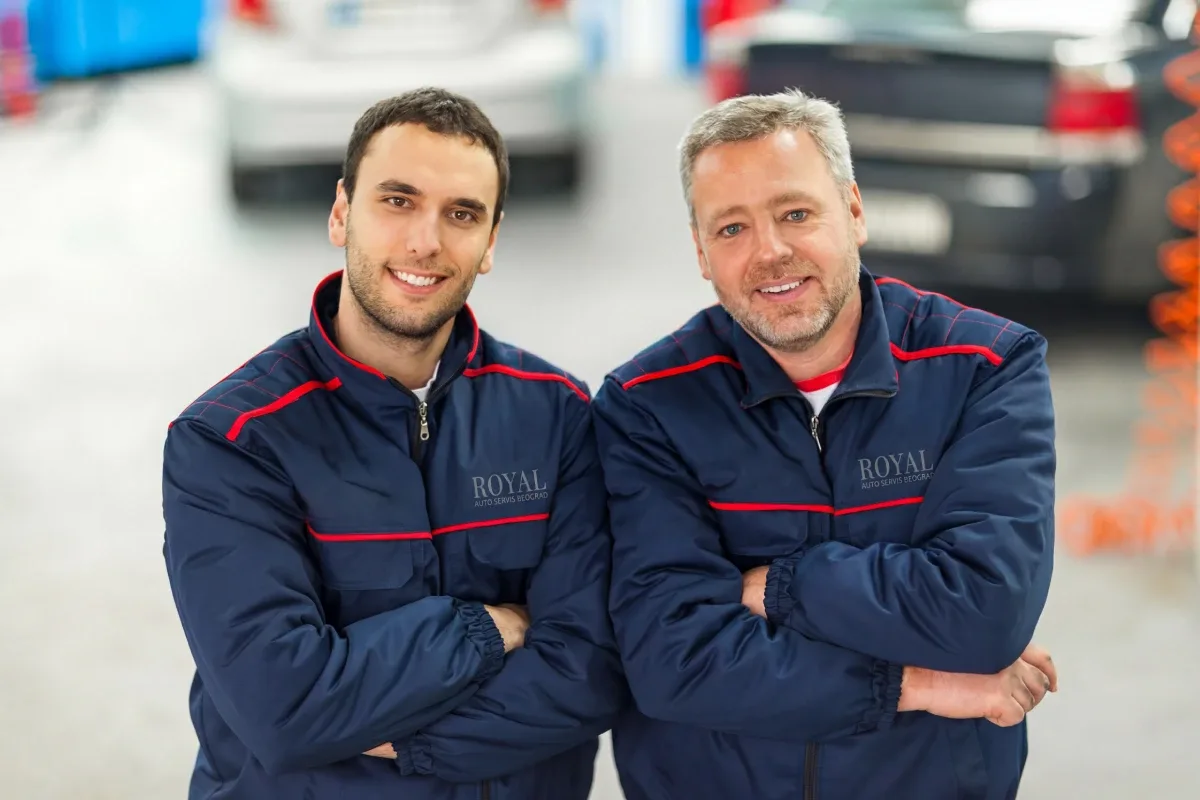 Royal auto servis Beograd | Auto mehaničar